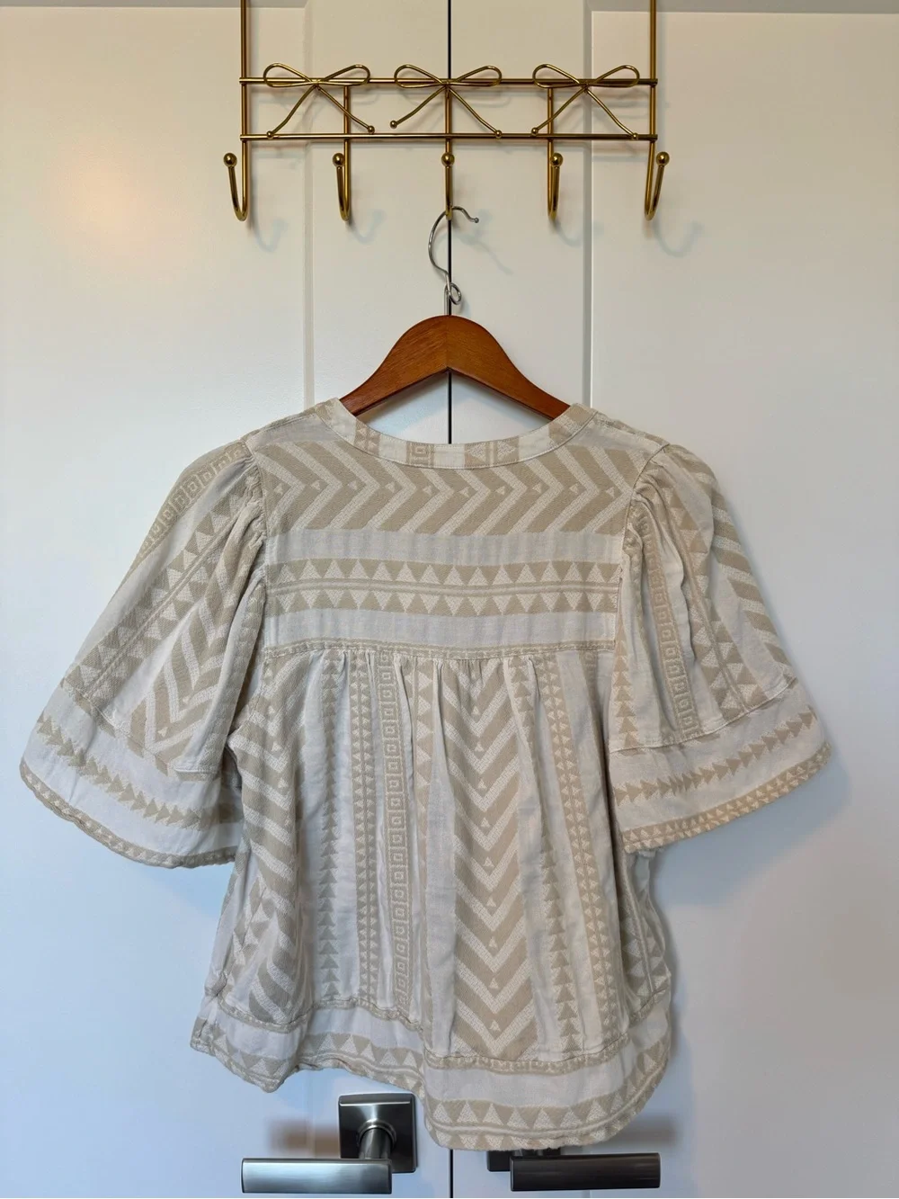 Old Navy Cream Patterned V-Neck Peasant Blouse
